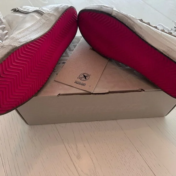 Golden Goose - Picture 6 of 11